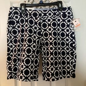 Crown & Ivy Shorts 2 Petite Regular NWT